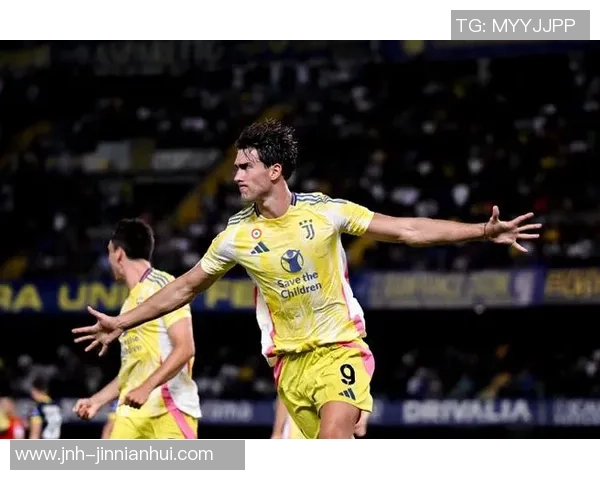 弗拉霍维奇欧冠赛场火力全开晒庆祝照继续向前冲刺