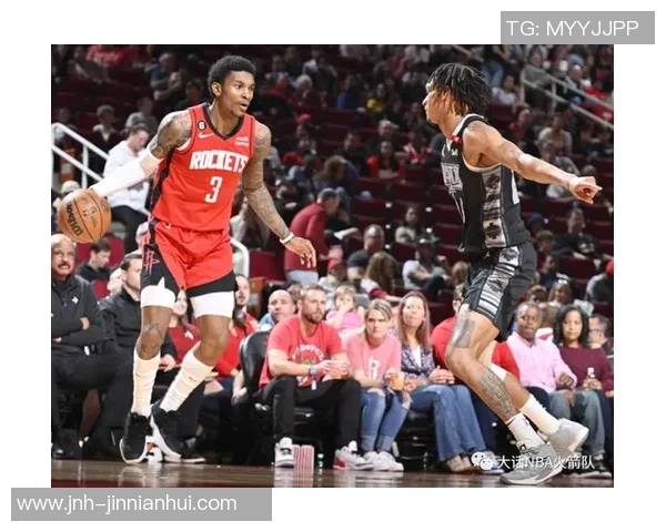 火箭队运用区域联防策略力求双塔掌控场上空间优势