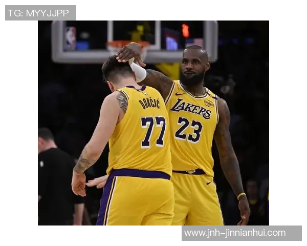 德隆谈东契奇与詹姆斯关系不佳未扶摔倒事件引发热议